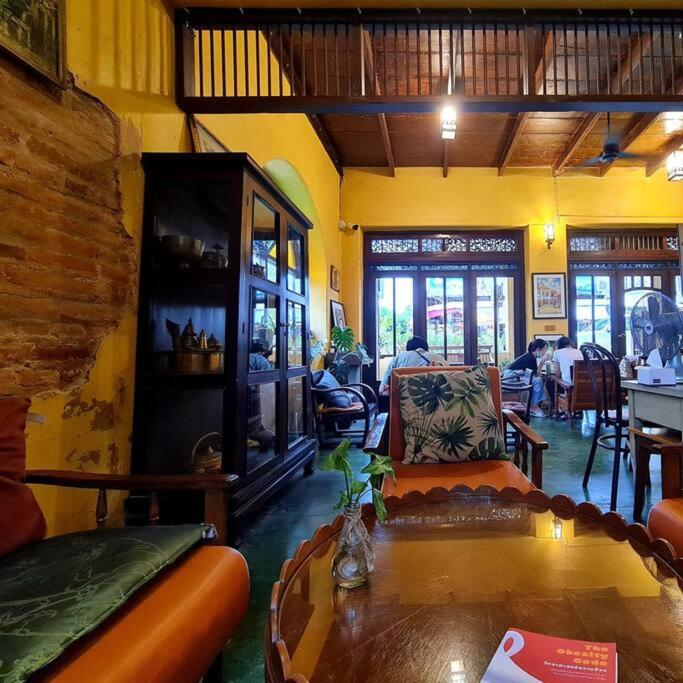 Sittisang Heritage House 1920 Kanchanaburi Luaran gambar